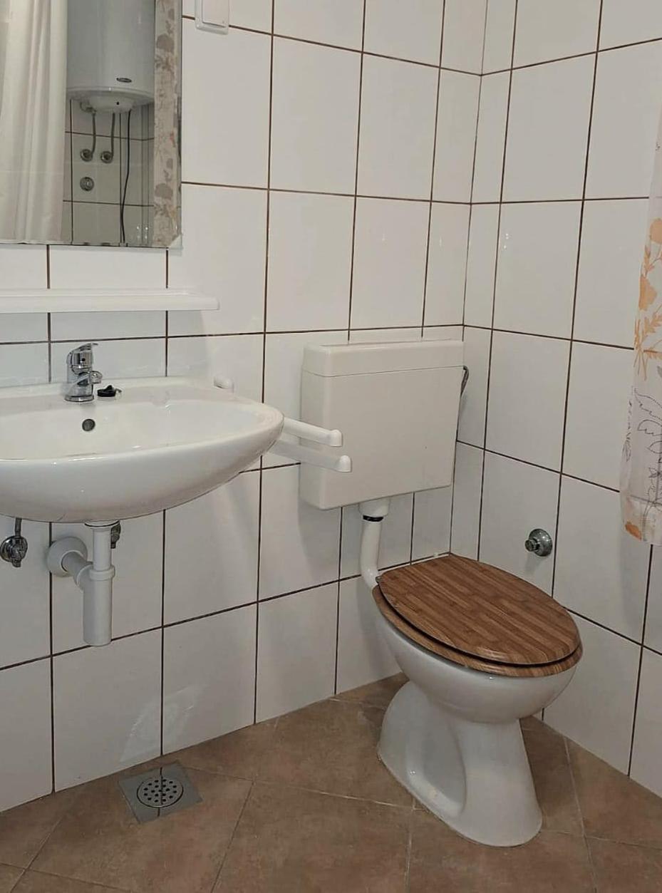 Apartman Matusan Palit55 Раб Екстериор снимка