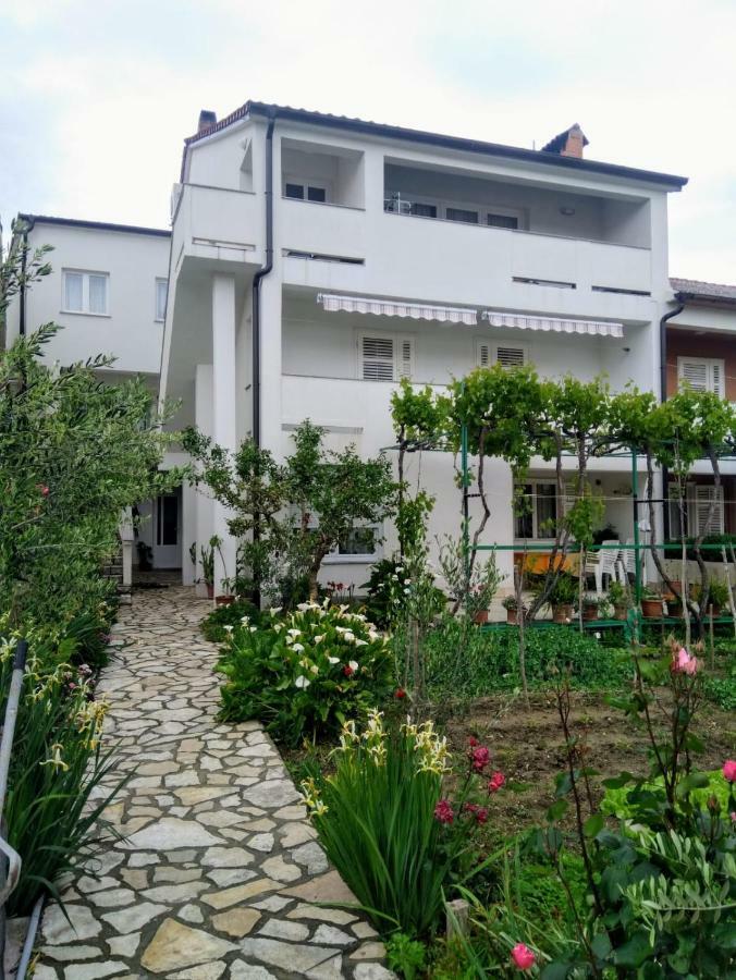 Apartman Matusan Palit55 Раб Екстериор снимка